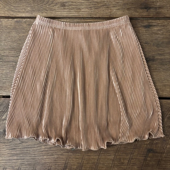 Shein Dresses & Skirts - Shein Silk Lettuce Trim High Waste Champaign Rose Skirt